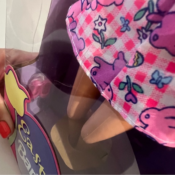 COLLECTOR’S EDITION EASTER BARBIES, set of 2 🐣 🐰 🌺 👱🏻‍♀️ - Picture 14 of 14